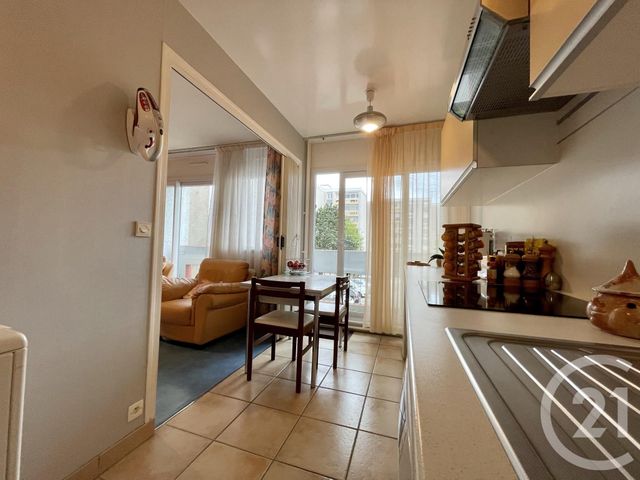Appartement F4 à vendre - 4 pièces - 80.79 m2 - LE HAVRE - 76 - HAUTE-NORMANDIE - Century 21 Accore Appartement F4 à vendre - 4 pièces - 80.79 m2 - LE HAVRE - 76 - HAUTE-NORMANDIE - Century 21 Accore