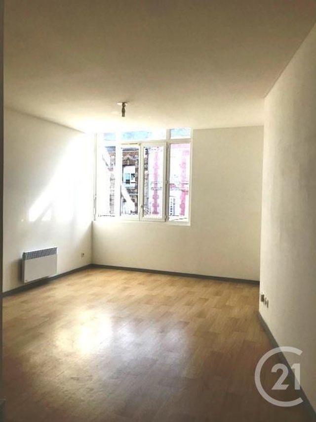 Appartement F1 à louer - 1 pièce - 46.9 m2 - LE HAVRE - 76 - HAUTE-NORMANDIE - Century 21 Accore Appartement F1 à louer - 1 pièce - 46.9 m2 - LE HAVRE - 76 - HAUTE-NORMANDIE - Century 21 Accore