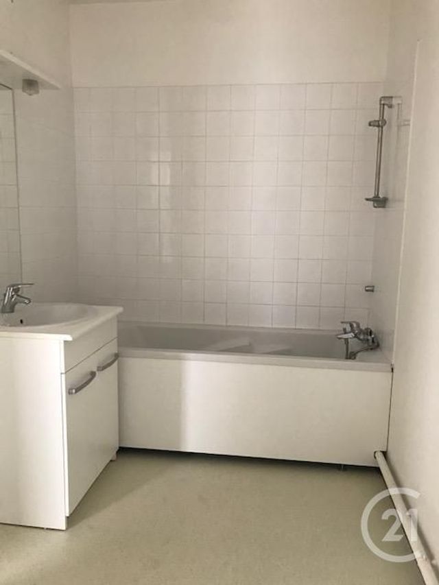 Appartement F1 à louer - 1 pièce - 46.9 m2 - LE HAVRE - 76 - HAUTE-NORMANDIE - Century 21 Accore Appartement F1 à louer - 1 pièce - 46.9 m2 - LE HAVRE - 76 - HAUTE-NORMANDIE - Century 21 Accore