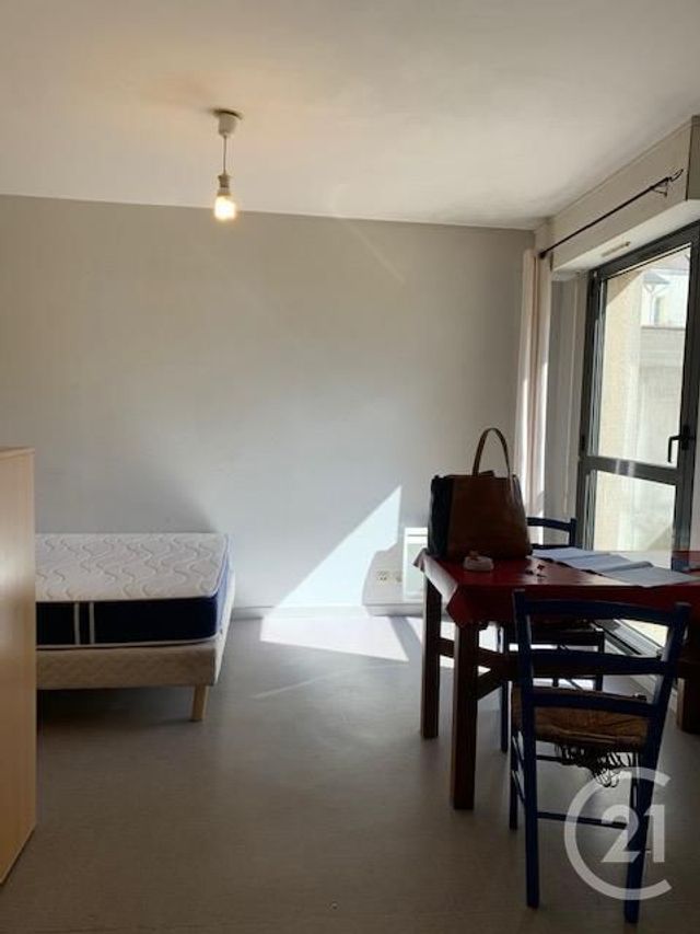 Afficher la photo en grand Appartement F1 à louer - 1 pièce - 19.88 m2 - LE HAVRE - 76 - HAUTE-NORMANDIE - Century 21 Accore