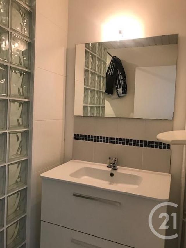 Afficher la photo en grand Appartement F3 à louer - 3 pièces - 63.71 m2 - LE HAVRE - 76 - HAUTE-NORMANDIE - Century 21 Accore