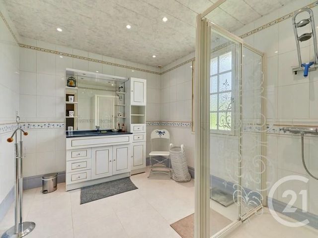 maison à louer - 5 pièces - 134.3 m2 - LA RIVIERE ST SAUVEUR - 14 - BASSE-NORMANDIE - Century 21 Accore