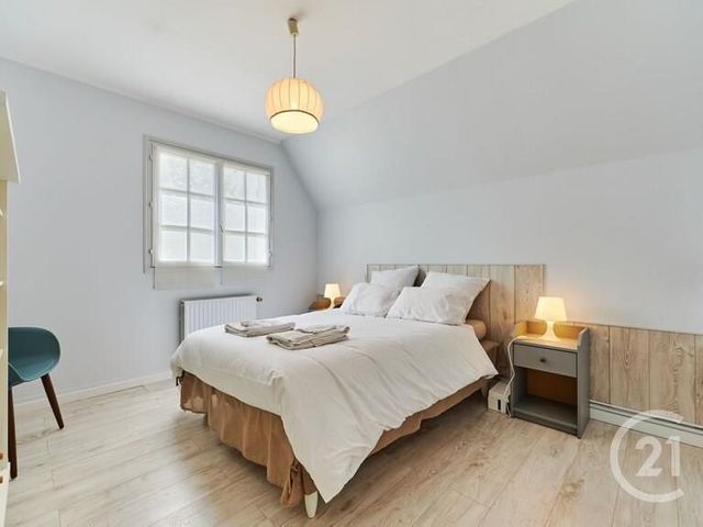 maison à louer - 5 pièces - 134.3 m2 - LA RIVIERE ST SAUVEUR - 14 - BASSE-NORMANDIE - Century 21 Accore