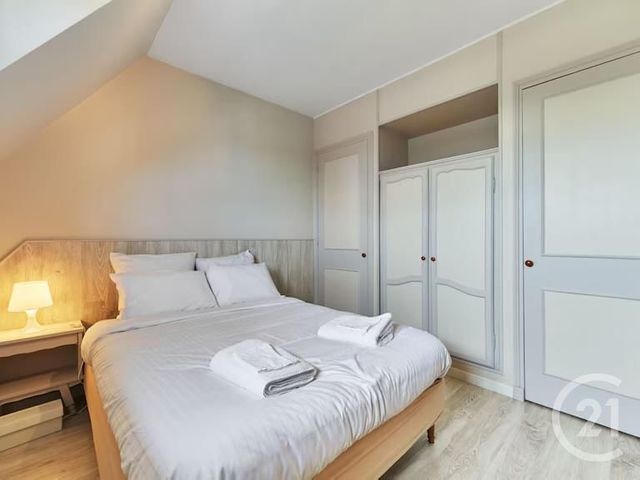 maison à louer - 5 pièces - 134.3 m2 - LA RIVIERE ST SAUVEUR - 14 - BASSE-NORMANDIE - Century 21 Accore